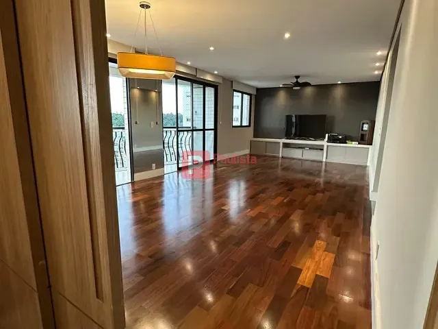 Apartamento com 300m² 4 quartos e 5 banheiros, à venda ou para alugar, no bairro Santo Amaro em São Paulo