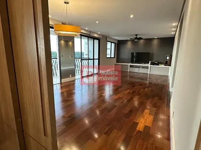 Apartamento com 300m² 4 quartos e 5 banheiros, à venda ou para alugar, no bairro Santo Amaro em São Paulo