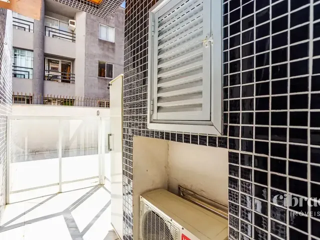Apartamento 1 quarto e 1 banheiro, para alugar, no bairro Centro em Curitiba