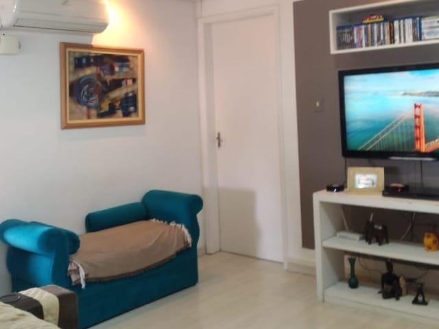 Apartamento 4 quartos e 2 banheiros, à venda, no bairro Centro em Pelotas