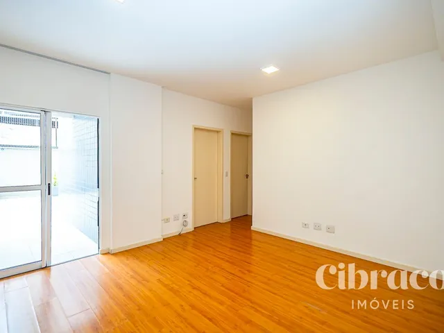 Apartamento 2 quartos e 2 banheiros, para alugar, no bairro Bigorrilho em Curitiba