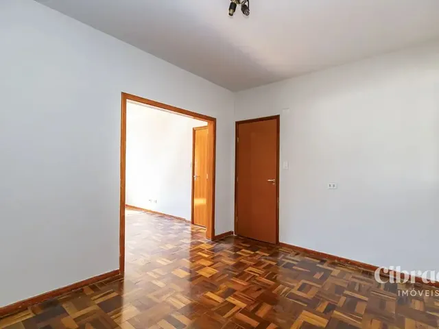 Apartamento 3 quartos e 1 banheiro, para alugar, no bairro Centro em Curitiba