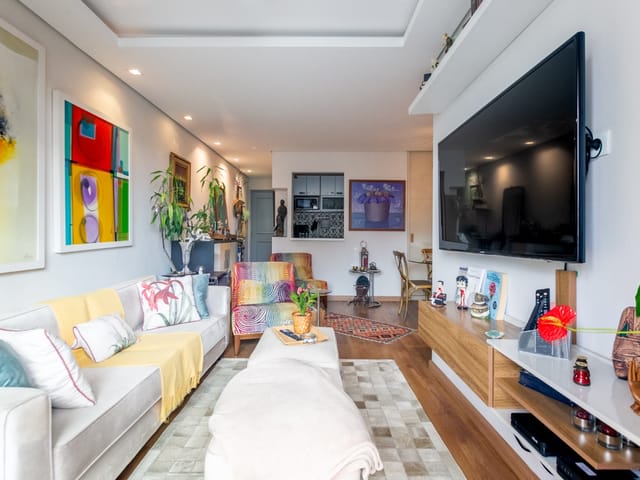 Foto do Apartamento - Apartamento com 80m², Varanda e Cozinha Americana em Moema, Conforto e Sofisticação a 1,5 km do Ibirapuera | Paulista Imóveis