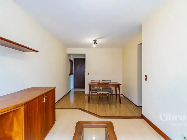 Apartamento 2 quartos e 2 banheiros, para alugar, no bairro Cristo Rei em Curitiba