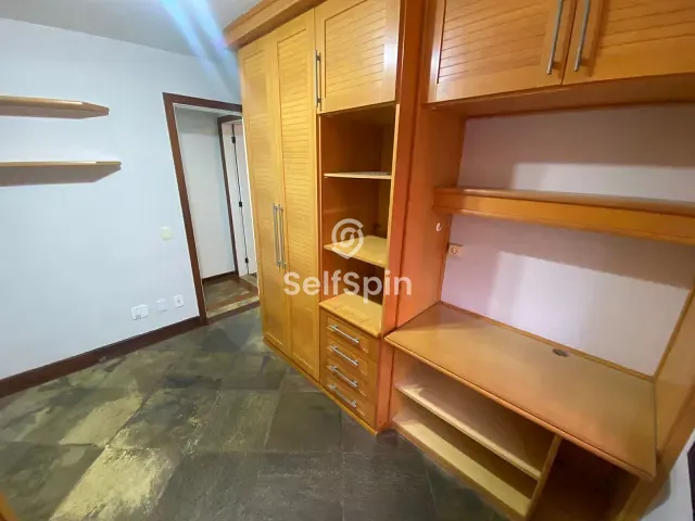 Apartamento 2 quartos e 2 banheiros, para alugar, no bairro Icaraí em Niterói