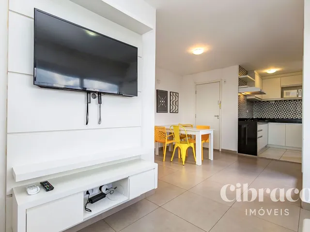 Apartamento 2 quartos e 2 banheiros, para alugar, no bairro Centro Cívico em Curitiba