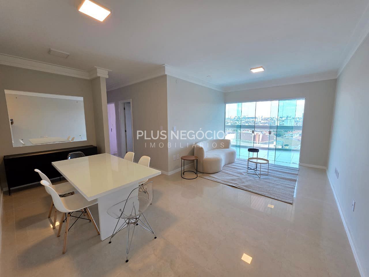 Apartamento à venda com 3 quartos, 102m² - Foto 1