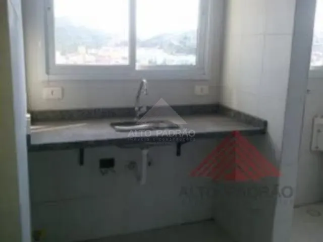 Apartamento 2 quartos e 1 banheiro, à venda, no bairro Parque São Vicente em Mauá