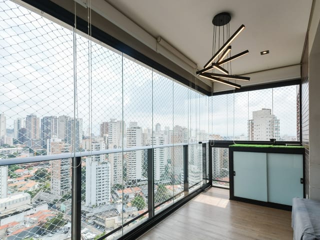 Foto do Apartamento - Alto Padrão na Vila Mariana | 48m² com Sofisticação + Studio com Vista Incrível e Lazer de Resort! | Paulista Imóveis