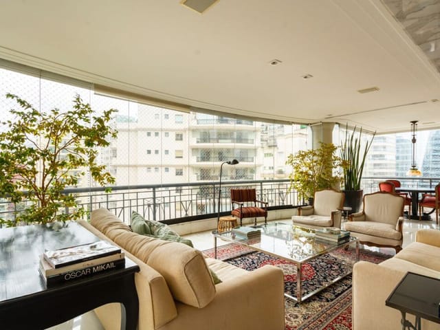 Apartamento com 333m² 3 quartos e 6 banheiros, à venda, no bairro Itaim Bibi em São Paulo
