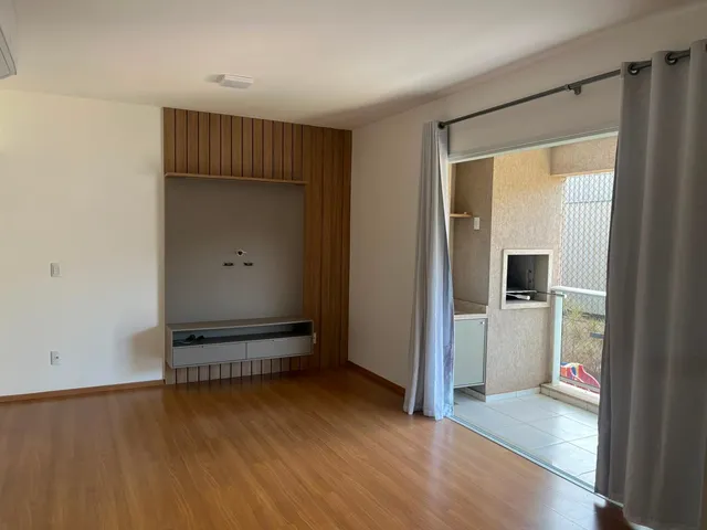 Apartamento 2 quartos e 2 banheiros, para alugar, no bairro Gleba Fazenda Palhano em Londrina