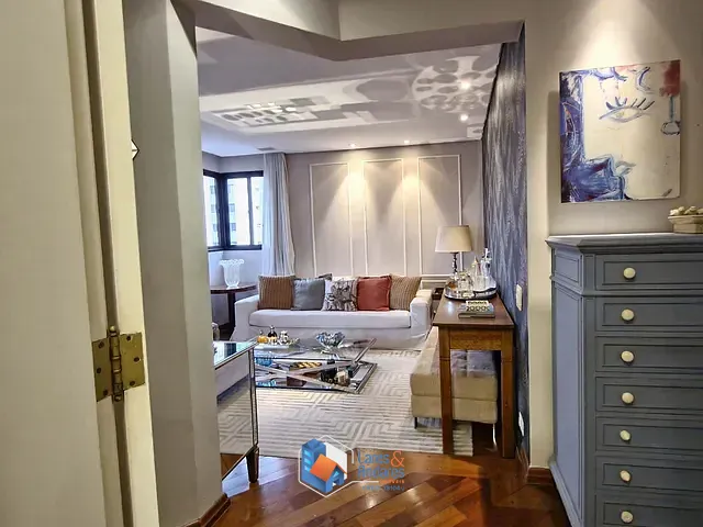 Apartamento com 240m² 4 quartos e 5 banheiros, à venda, no bairro Moema em São Paulo