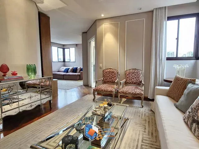 Apartamento com 240m² 4 quartos e 5 banheiros, à venda, no bairro Moema em São Paulo