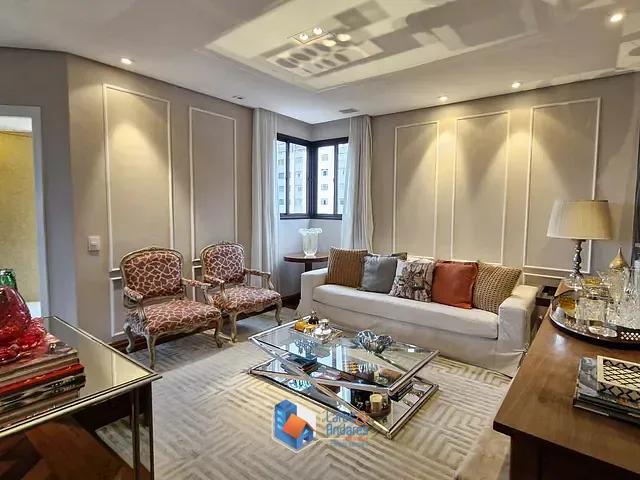 Apartamento com 240m² 4 quartos e 5 banheiros, à venda, no bairro Moema em São Paulo