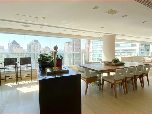 Apartamento com 336m² 3 quartos e 5 banheiros, à venda, no bairro Moema em São Paulo