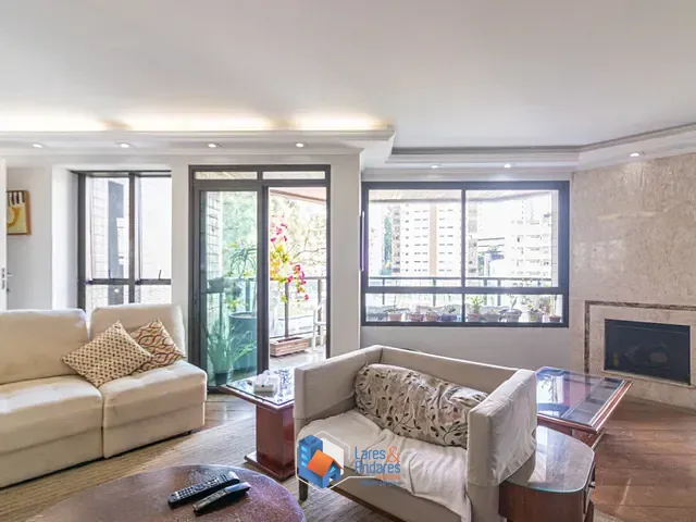 Apartamento com 1330m² 3 quartos e 5 banheiros, à venda, no bairro Vila Andrade em São Paulo