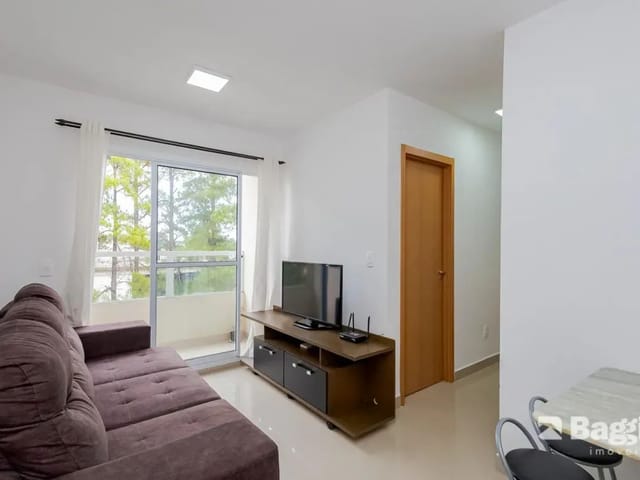 Apartamento 2 quartos e 1 banheiro, à venda, no bairro Novo Mundo em Curitiba