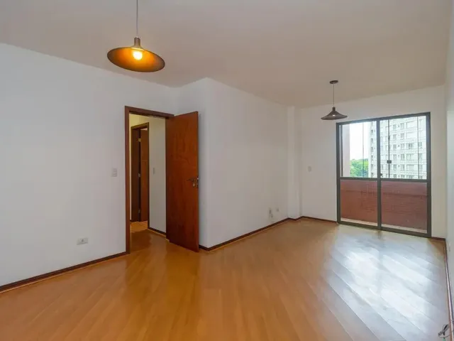 Apartamento 3 quartos e 2 banheiros, à venda, no bairro Cristo Rei em Curitiba