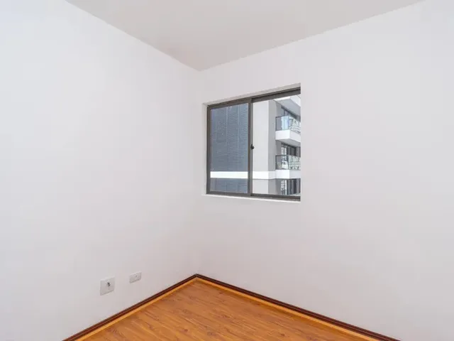 Apartamento 3 quartos e 2 banheiros, à venda, no bairro Cristo Rei em Curitiba