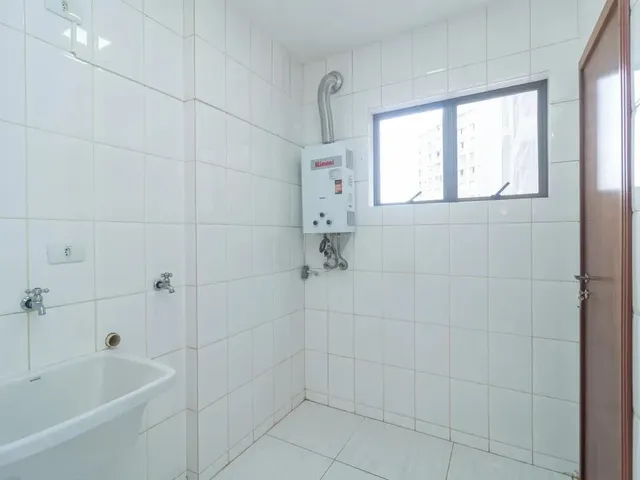 Apartamento 3 quartos e 2 banheiros, à venda, no bairro Cristo Rei em Curitiba