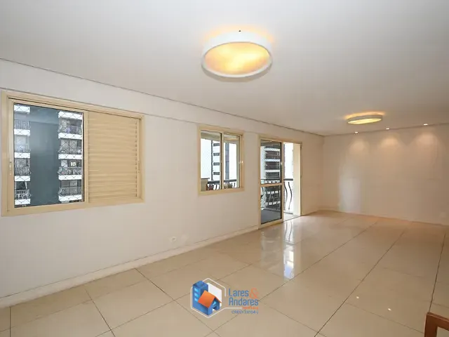Apartamento com 1800m² 3 quartos e 4 banheiros, à venda, no bairro Moema em São Paulo