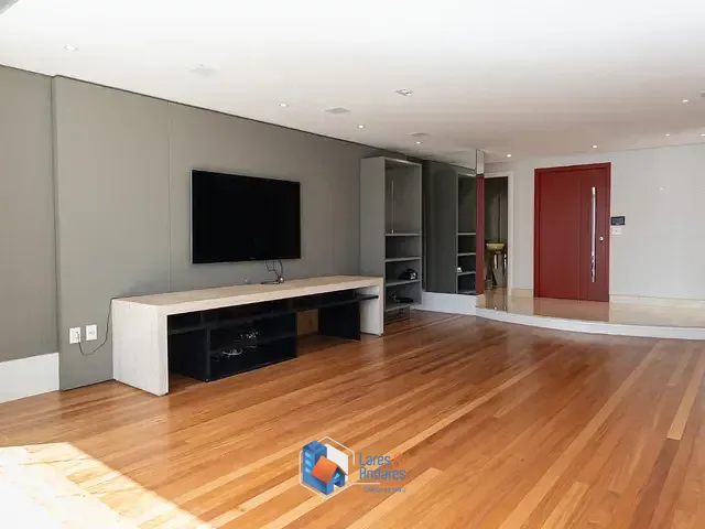 Apartamento com 214m² 3 quartos e 3 banheiros, à venda, no bairro Itaim Bibi em São Paulo