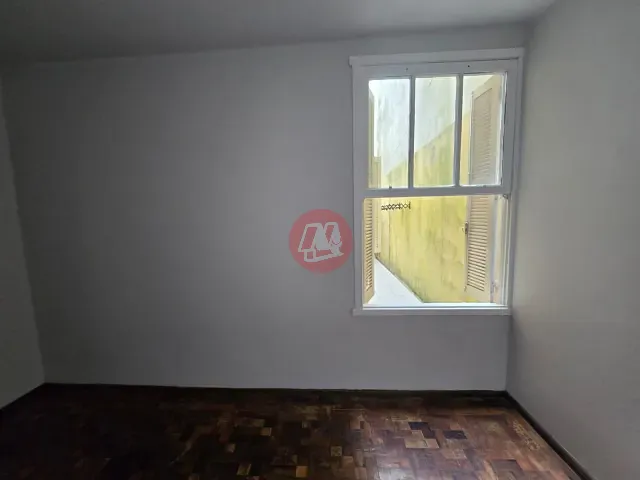 Apartamento com 85m² 2 quartos e 1 banheiro, para alugar, no bairro Partenon em Porto Alegre