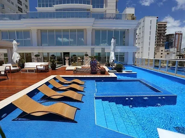 Apartamento com 317m² 4 quartos e 5 banheiros, à venda, no bairro Centro em Balneário Camboriú