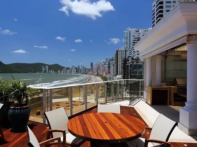 Apartamento com 317m² 4 quartos e 5 banheiros, à venda, no bairro Centro em Balneário Camboriú