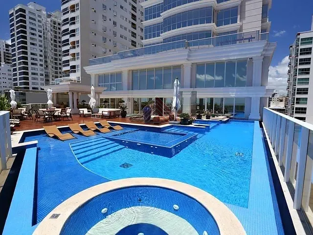 Apartamento com 317m² 4 quartos e 5 banheiros, à venda, no bairro Centro em Balneário Camboriú