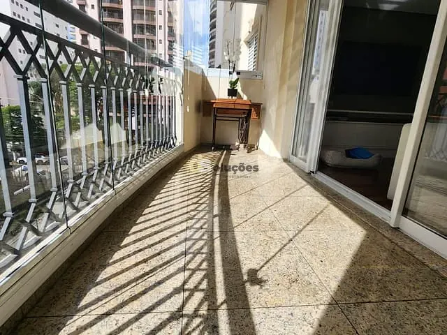 Apartamento 3 quartos e 3 banheiros, à venda, no bairro Moema em São Paulo