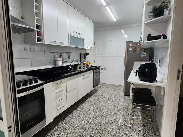 Apartamento 3 quartos e 3 banheiros, à venda, no bairro Moema em São Paulo
