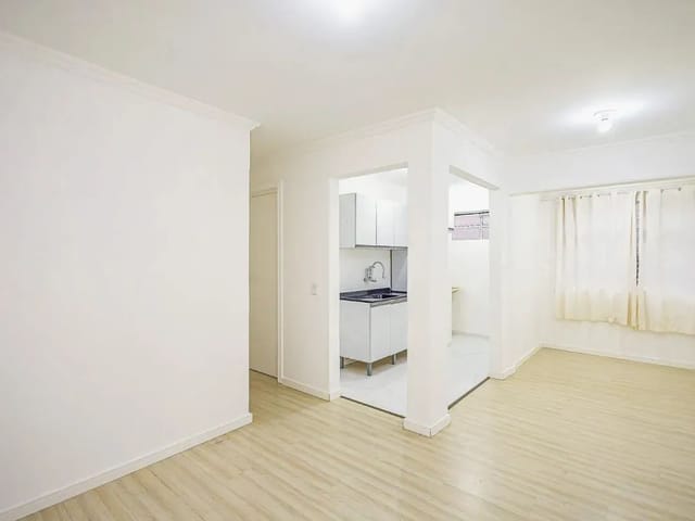 Apartamento 2 quartos e 1 banheiro, à venda, no bairro Campo Comprido em Curitiba