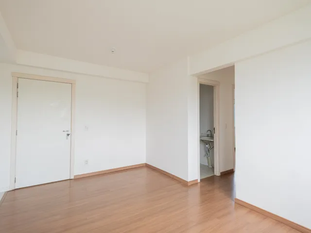 Apartamento 3 quartos e 2 banheiros, para alugar, no bairro Centro em Pelotas