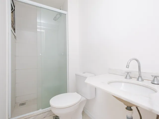 Apartamento 3 quartos e 2 banheiros, para alugar, no bairro Centro em Pelotas