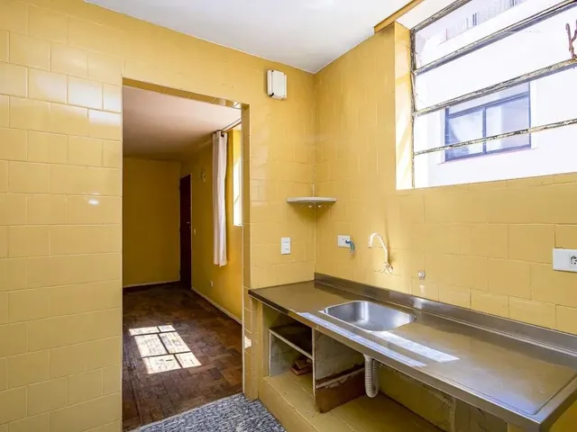 Apartamento 3 quartos e 1 banheiro, à venda, no bairro Mercês em Curitiba