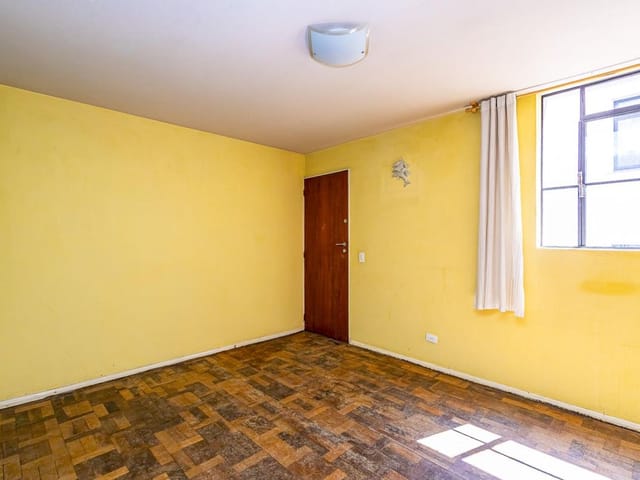 Apartamento 3 quartos e 1 banheiro, à venda, no bairro Mercês em Curitiba