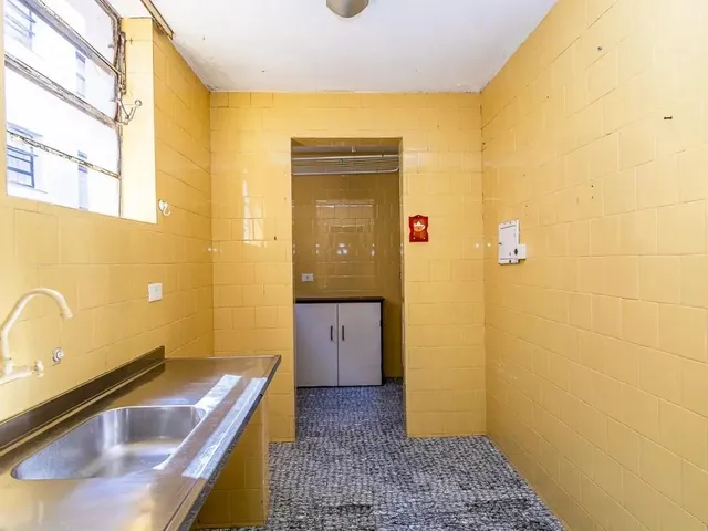 Apartamento 3 quartos e 1 banheiro, à venda, no bairro Mercês em Curitiba