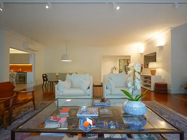 Apartamento com 275m² 4 quartos e 5 banheiros, à venda, no bairro Real Parque em São Paulo