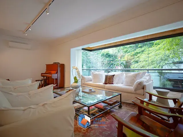 Apartamento com 275m² 4 quartos e 5 banheiros, à venda, no bairro Real Parque em São Paulo