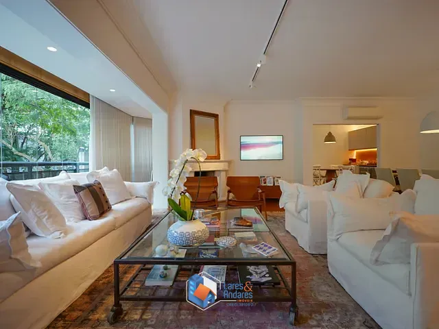 Apartamento com 275m² 4 quartos e 5 banheiros, à venda, no bairro Real Parque em São Paulo