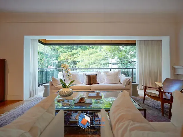 Apartamento com 275m² 4 quartos e 5 banheiros, à venda, no bairro Real Parque em São Paulo