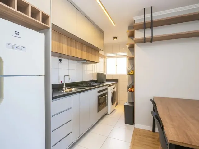 Apartamento 3 quartos e 1 banheiro, à venda, no bairro Campo Comprido em Curitiba