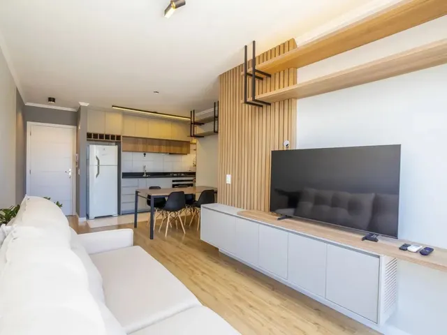 Apartamento 3 quartos e 1 banheiro, à venda, no bairro Campo Comprido em Curitiba