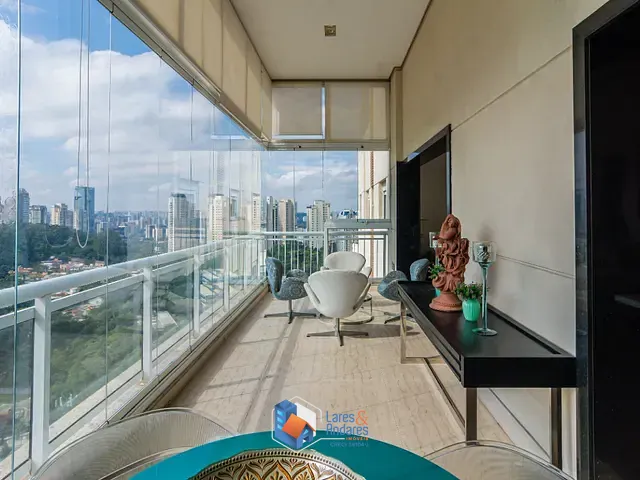 Apartamento com 200m² 3 quartos e 4 banheiros, à venda, no bairro Vila Andrade em São Paulo
