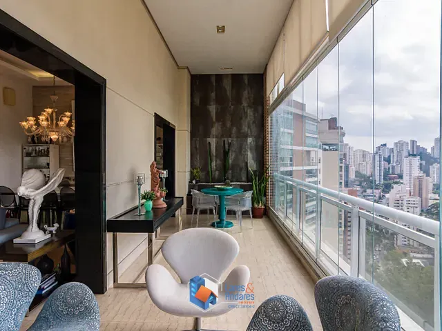 Apartamento com 200m² 3 quartos e 4 banheiros, à venda, no bairro Vila Andrade em São Paulo