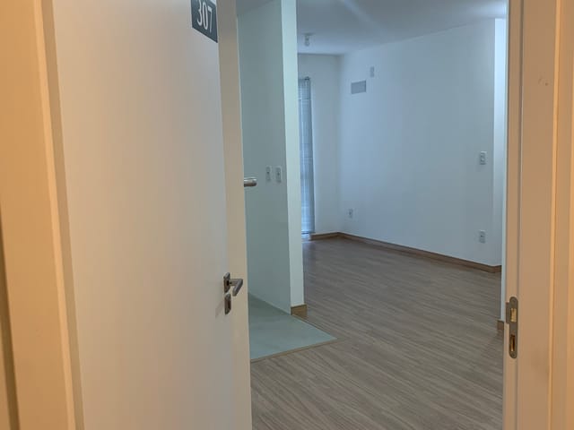 Foto do Apartamento - Apartamento à Venda na Av. São Francisco Caruccio, em Pelotas! 2 Quartos, Sacada com Churrasqueira, Lazer Completo no Condomínio. Agende sua Visita! | UP Imóveis