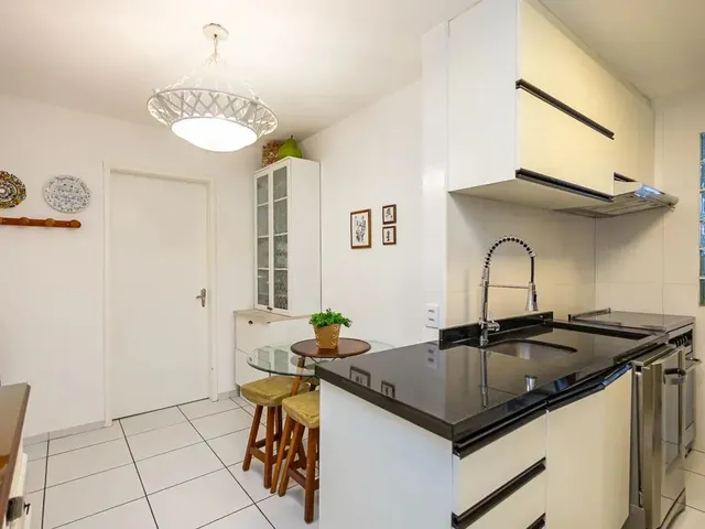 Apartamento 3 quartos e 2 banheiros, à venda, no bairro Centro Cívico em Curitiba