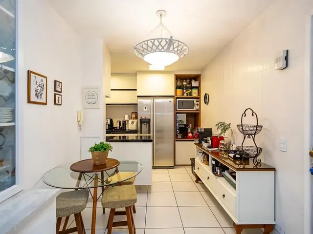 Apartamento 3 quartos e 2 banheiros, à venda, no bairro Centro Cívico em Curitiba