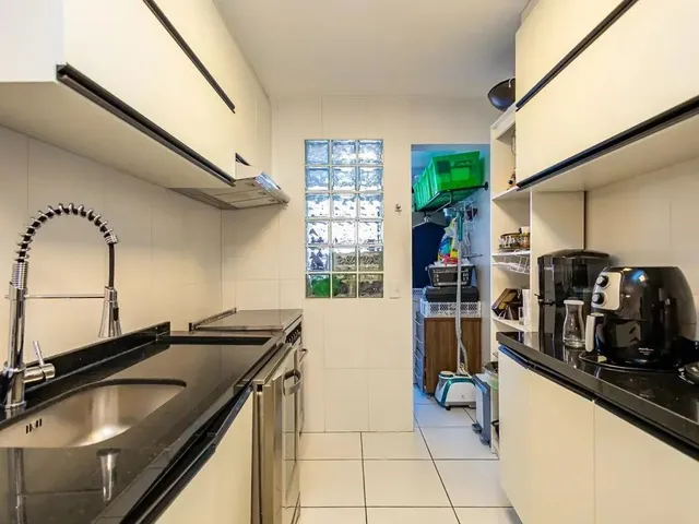Apartamento 3 quartos e 2 banheiros, à venda, no bairro Centro Cívico em Curitiba